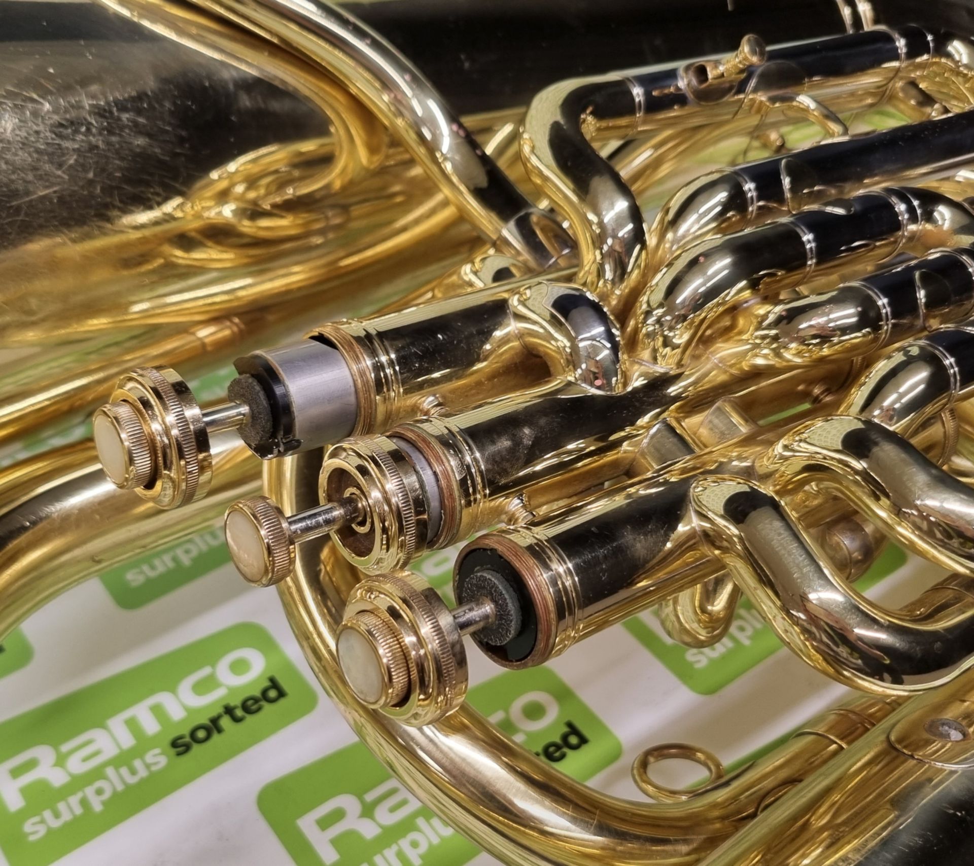 Besson Sovereign BE982 tuba in case - serial number: 100408 - Image 4 of 15