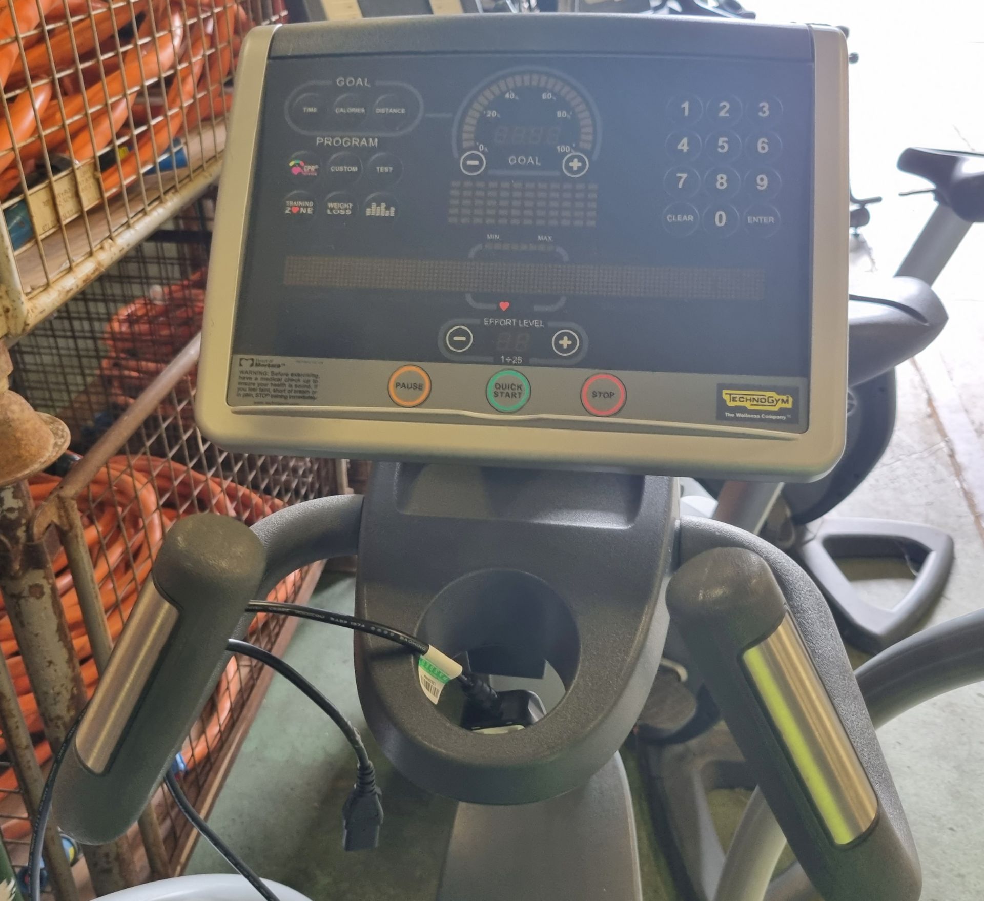 Technogym cross trainer - 205x75x165cm - Image 4 of 4