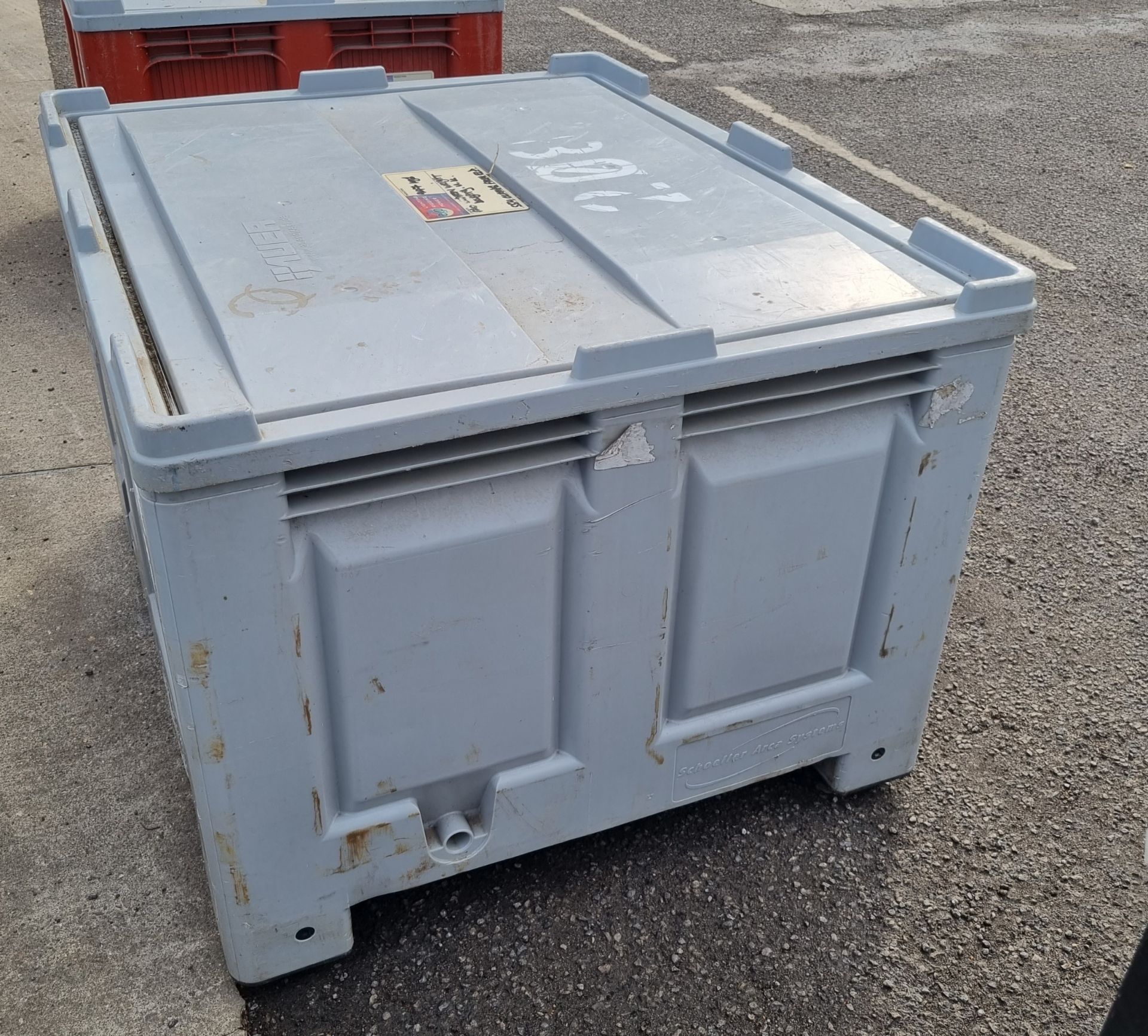 Plastic storage bin + lid L120xW100xH83cm - Image 2 of 3