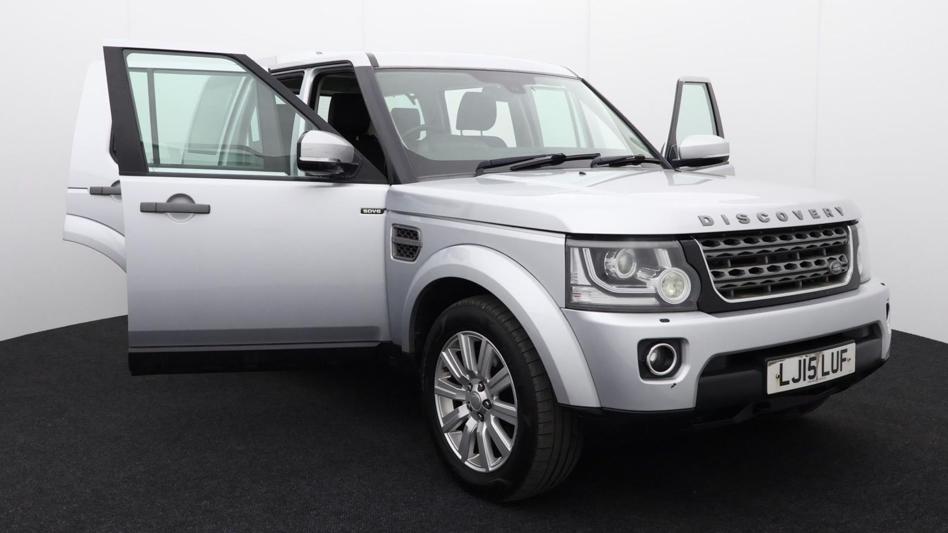 Land Rover Discovery SDV6 SE - 2015 - Automatic - Diesel - 2993cc 6 Cylinder engine - LJ15 LUF - Image 5 of 42