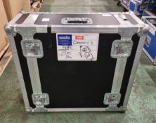 Flight case with 2 opening sides and rubber feet