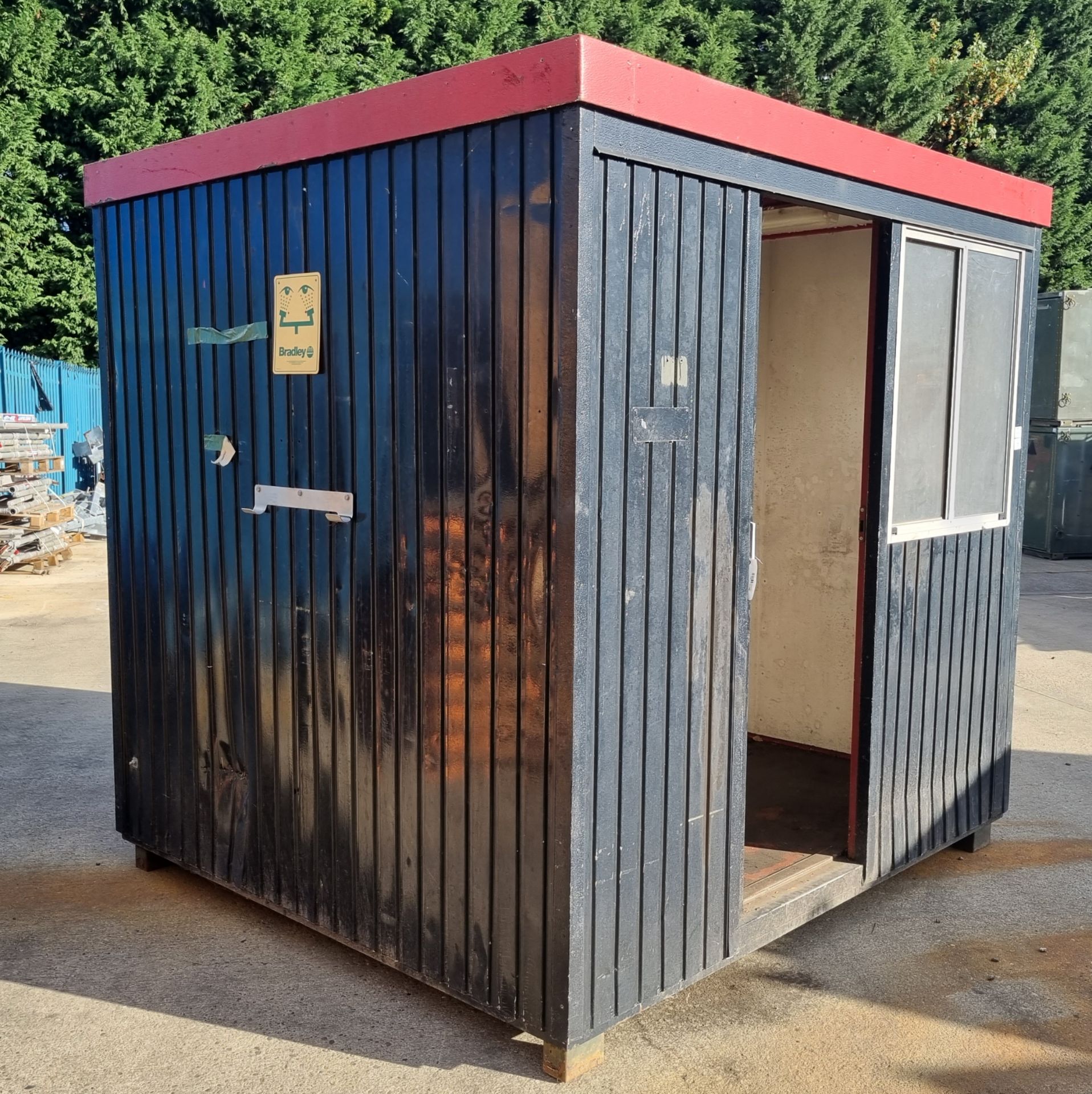 Metal container cabin L246xW216xH237cm - Image 2 of 8