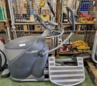 Octane Fitness Pro3700 elliptical cross trainer