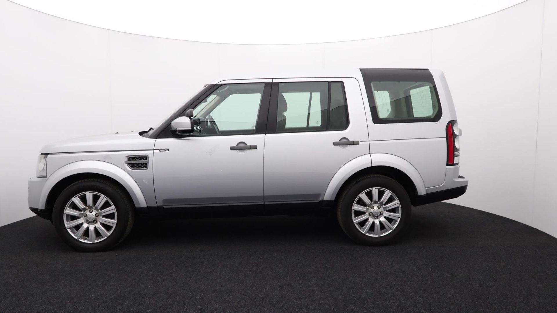 Land Rover Discovery SDV6 SE - 2015 - Automatic - Diesel - 2993cc 6 Cylinder engine - LJ15 LTE - Image 19 of 44