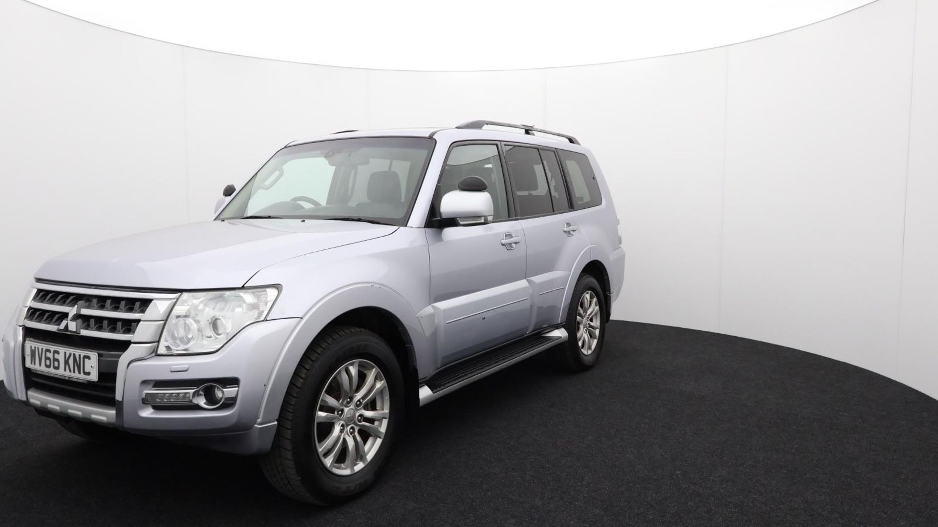 Mitsubishi Shogun LWB SG3 DI-D LWB AUTO - 2016 Automatic Diesel 3200cc 5 Cylinder engine - WV66 KNC - Image 3 of 35