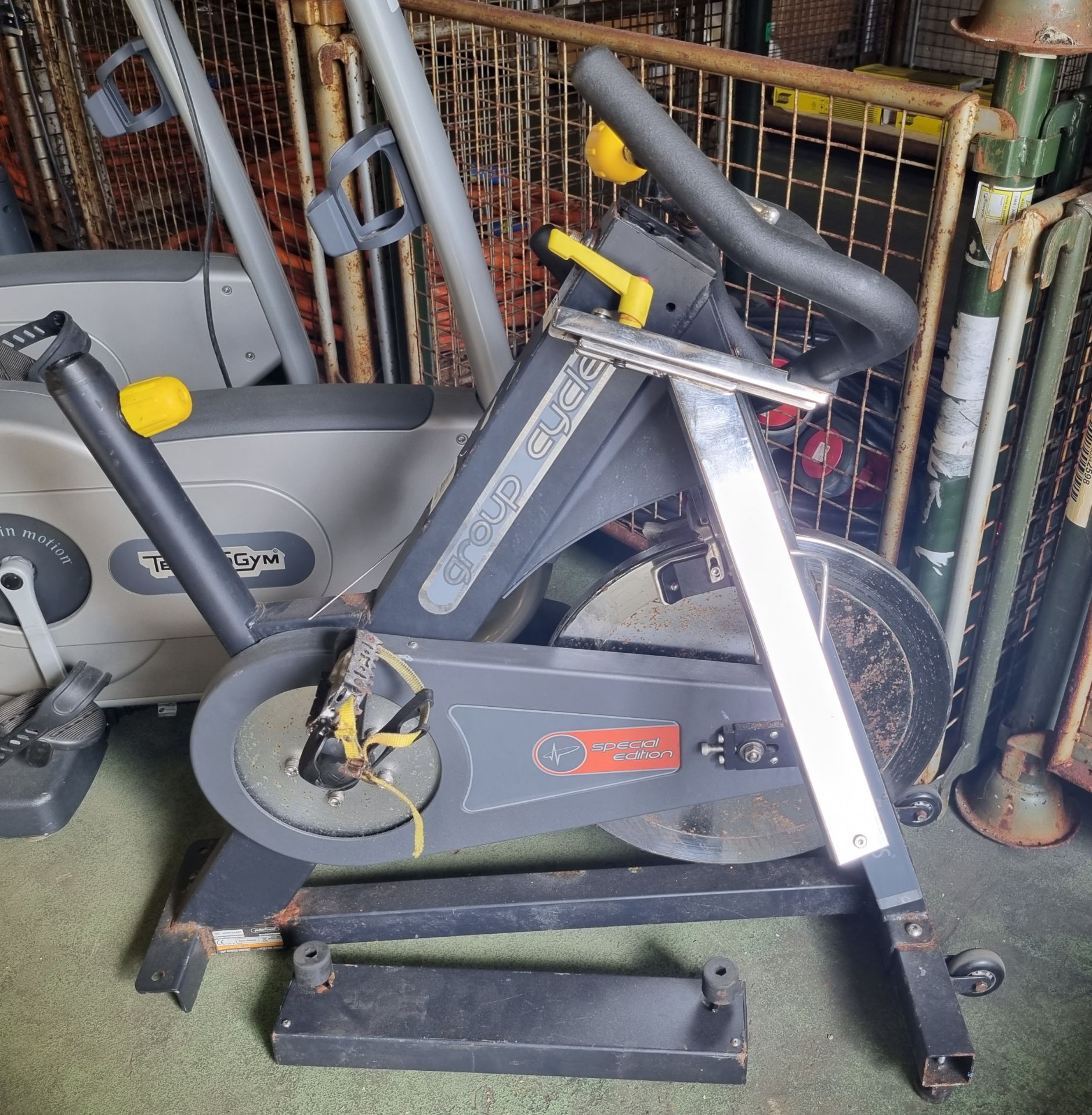 Pulse fitness group cycle Spin bike L 100 x W 50 x H 120 cm - AS SPARES OR REPAIRS