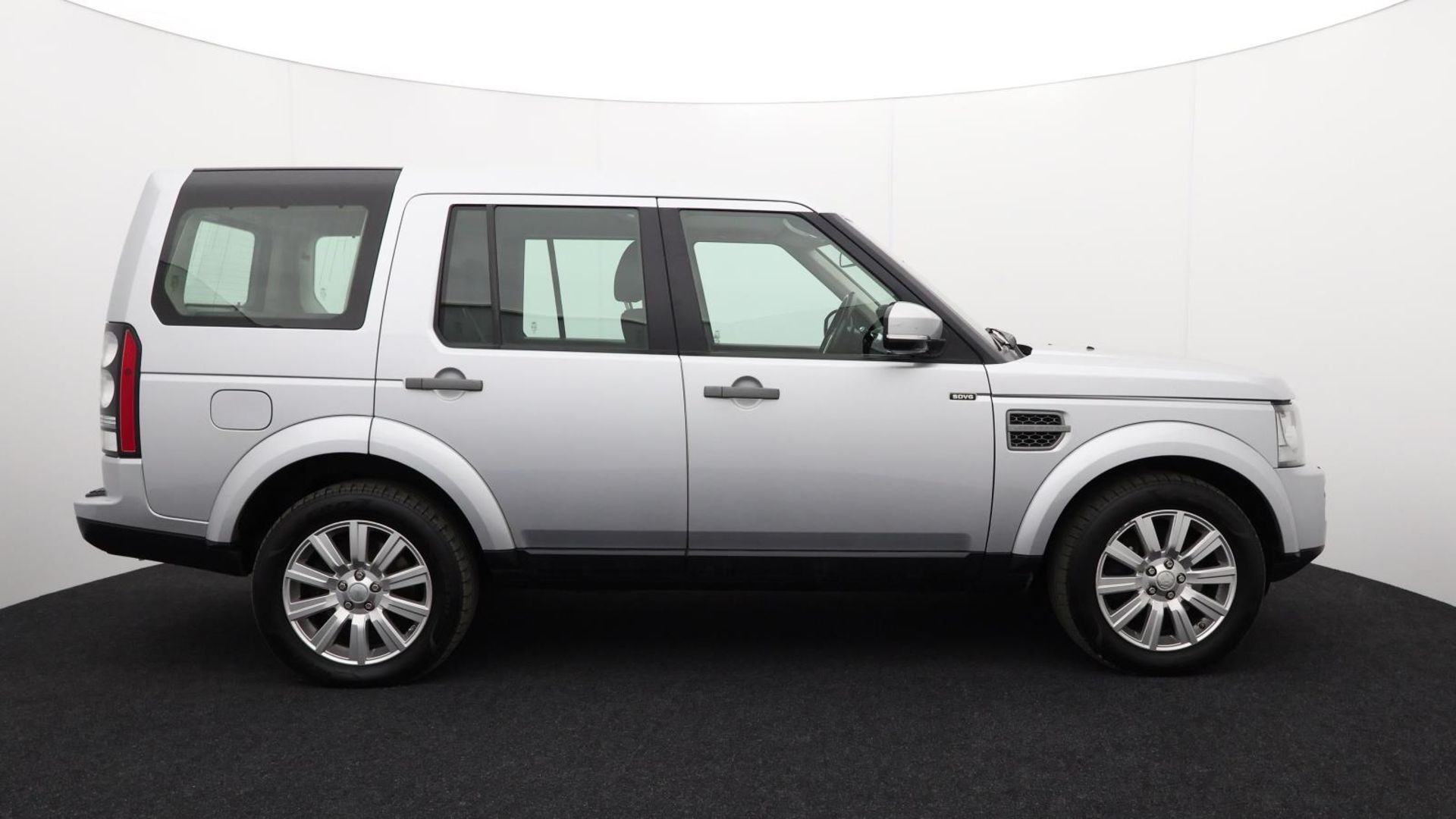 Land Rover Discovery SDV6 SE - 2015 - Automatic - Diesel - 2993cc 6 Cylinder engine - LJ15 LUF - Image 10 of 42