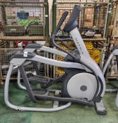 Matrix HURE-3X-02-C elliptical cross trainer