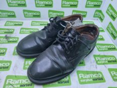 Solovair Black Leather Shoes 'Postman Style' Pair - Size EU 43, UK 9 - 30x25x15cm