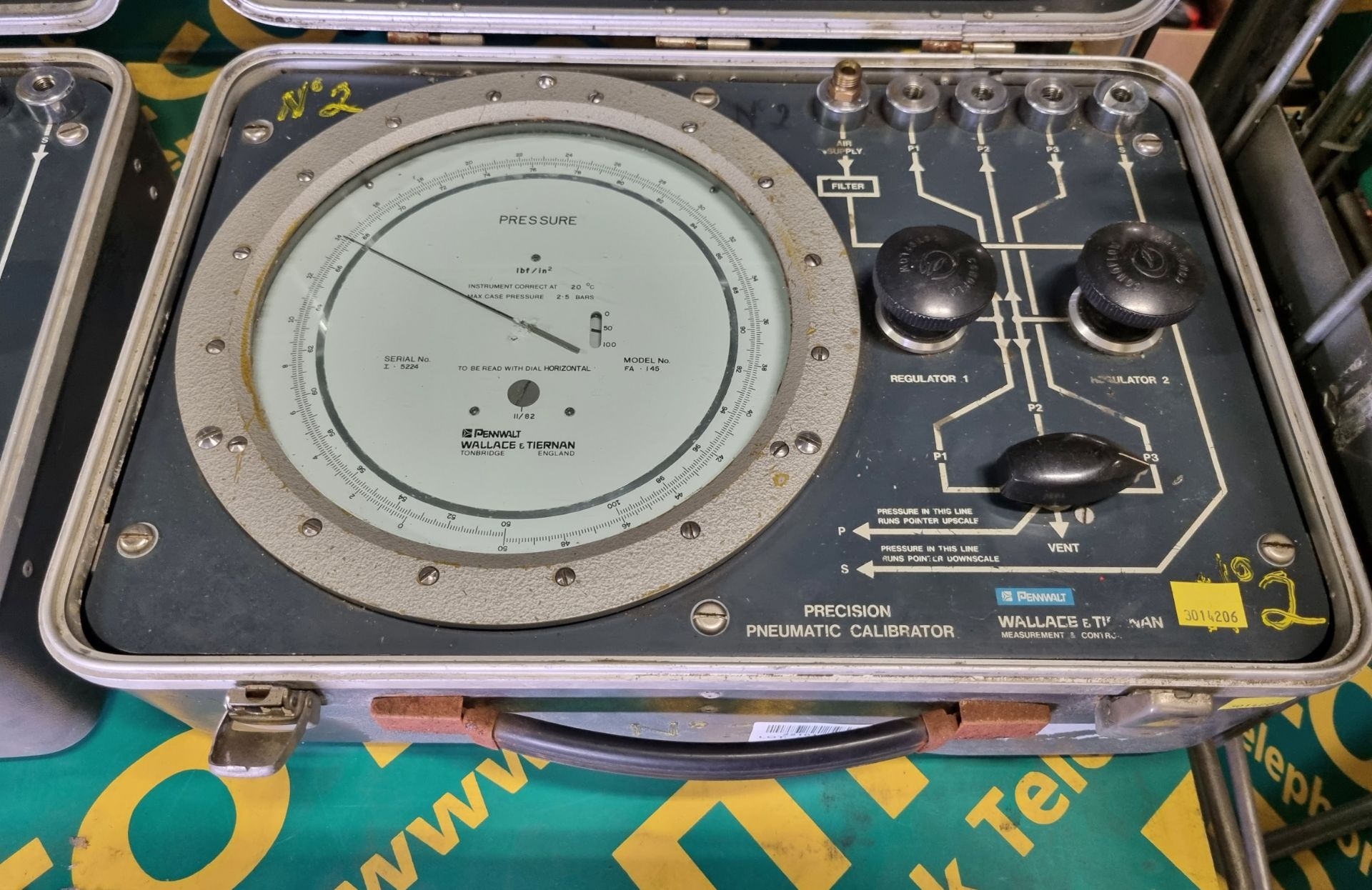 Wallace & Tiernan FA145 Precision pneumatic calibrator - Image 3 of 4