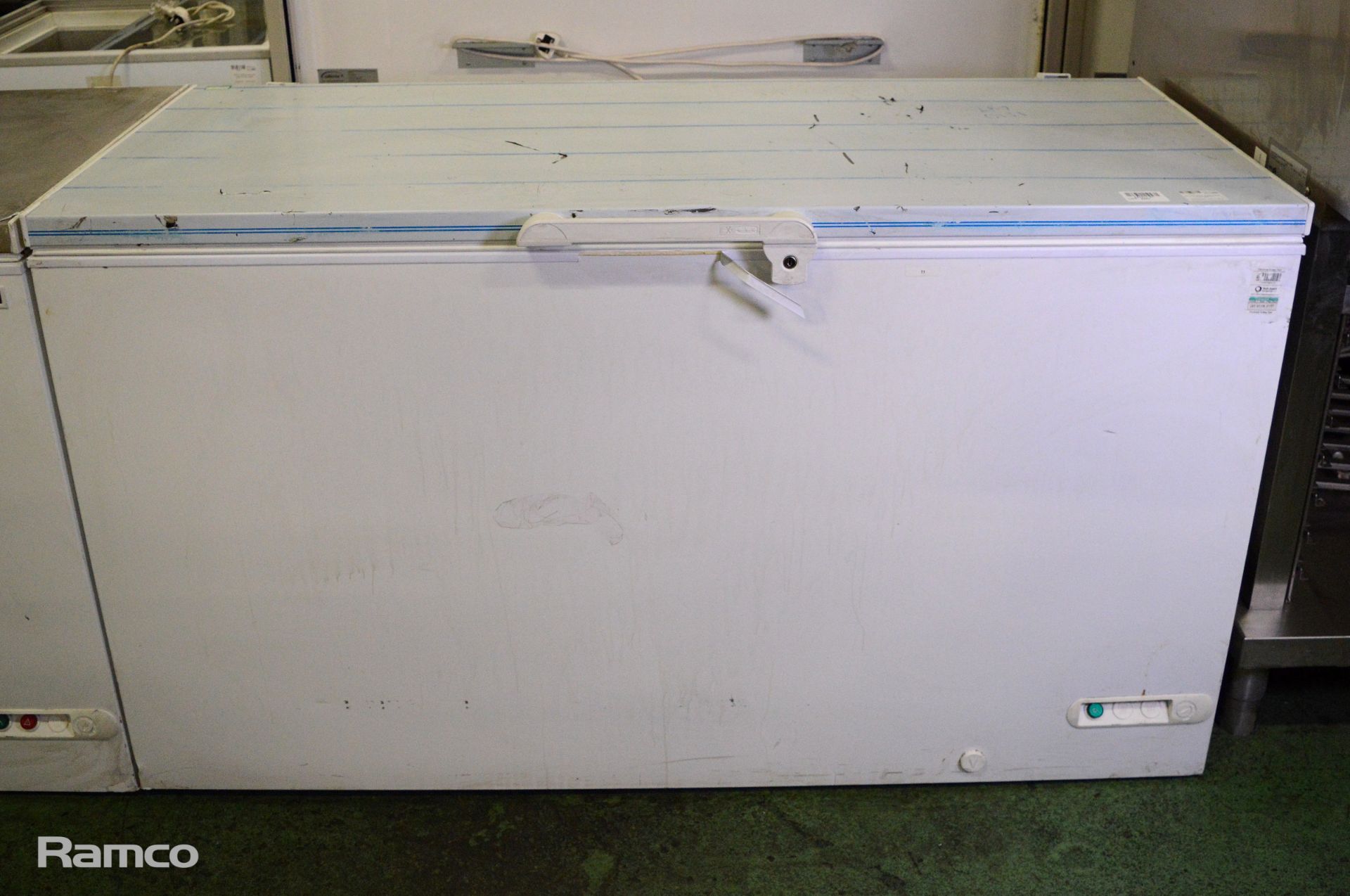 Elcold EL53SS chest freezer - 75x154x89cm