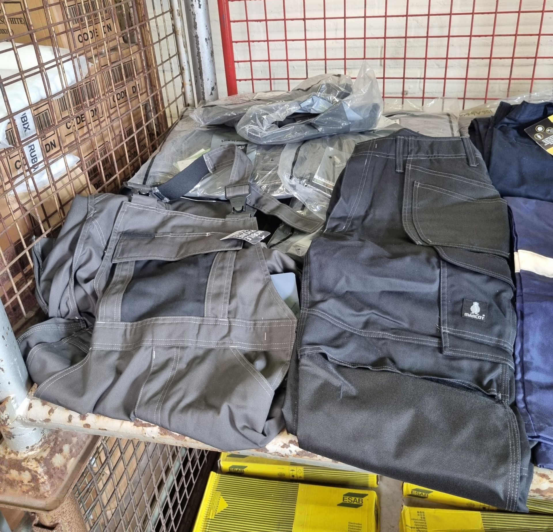 Assorted workwear & dungarees - various sizes - approx 25 pairs - Bild 3 aus 7