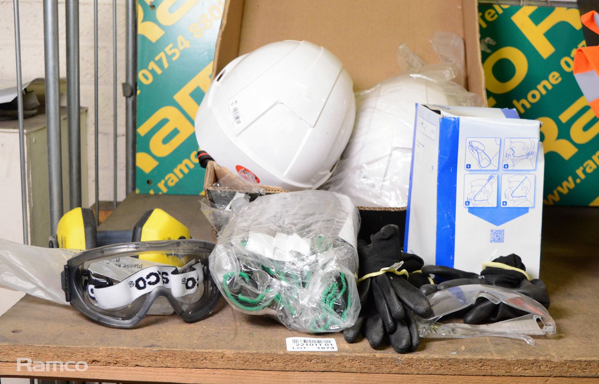Workwear assortment - Hard hats, ear defenders, safety goggles, dust masks, gloves