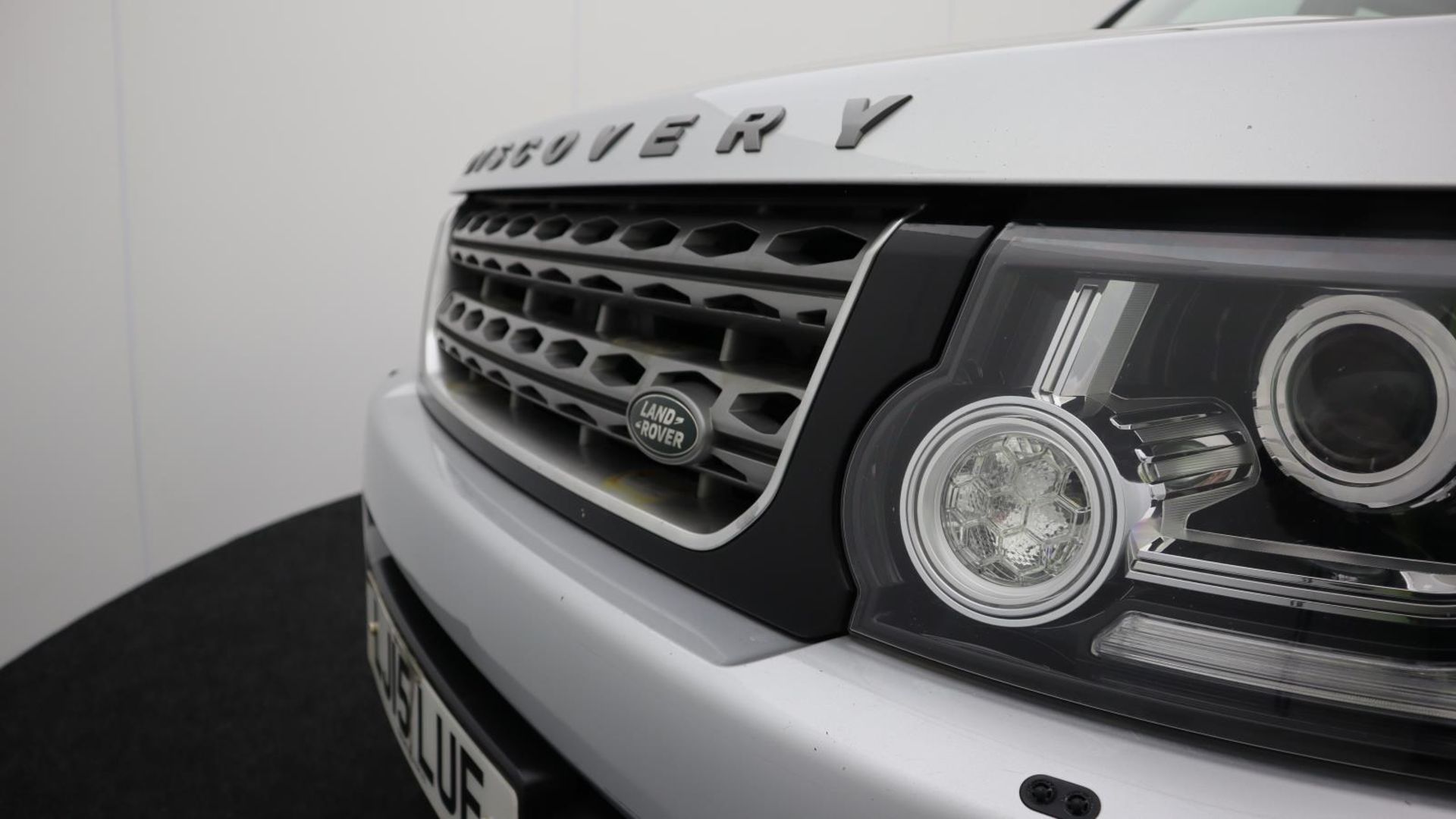 Land Rover Discovery SDV6 SE - 2015 - Automatic - Diesel - 2993cc 6 Cylinder engine - LJ15 LUF - Image 36 of 42