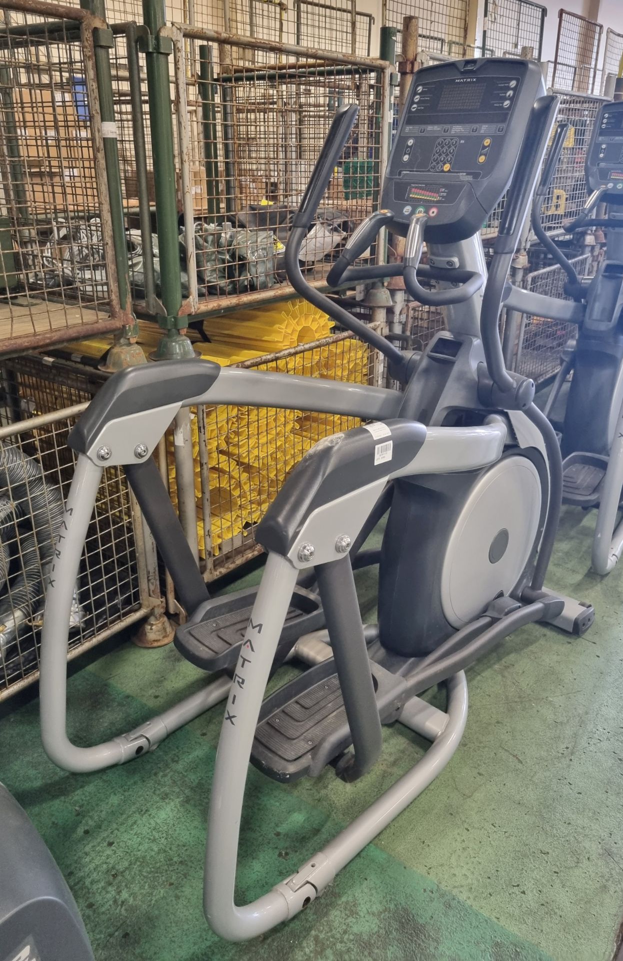 Matrix HURE-3X-02-C elliptical cross trainer - Image 3 of 5