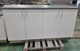 Counter top with lockable cupboards - 208x82x110cm