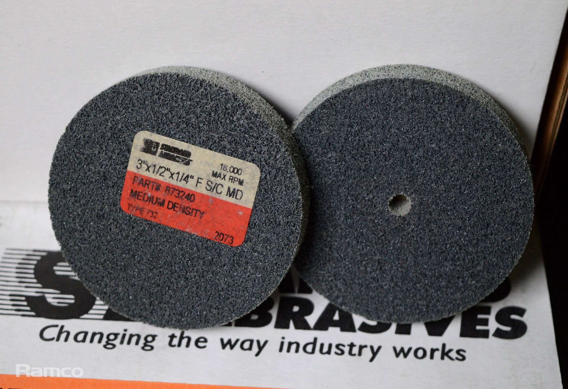 Standard Abrasives 700 series abrasive stone discs - 5 boxes - 10 discs per box - Image 2 of 2
