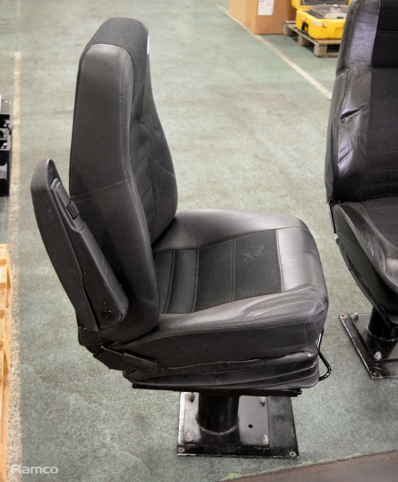 2x Leather Captains chair - adjustable L46 x W52 x H110Cm - Image 4 of 8