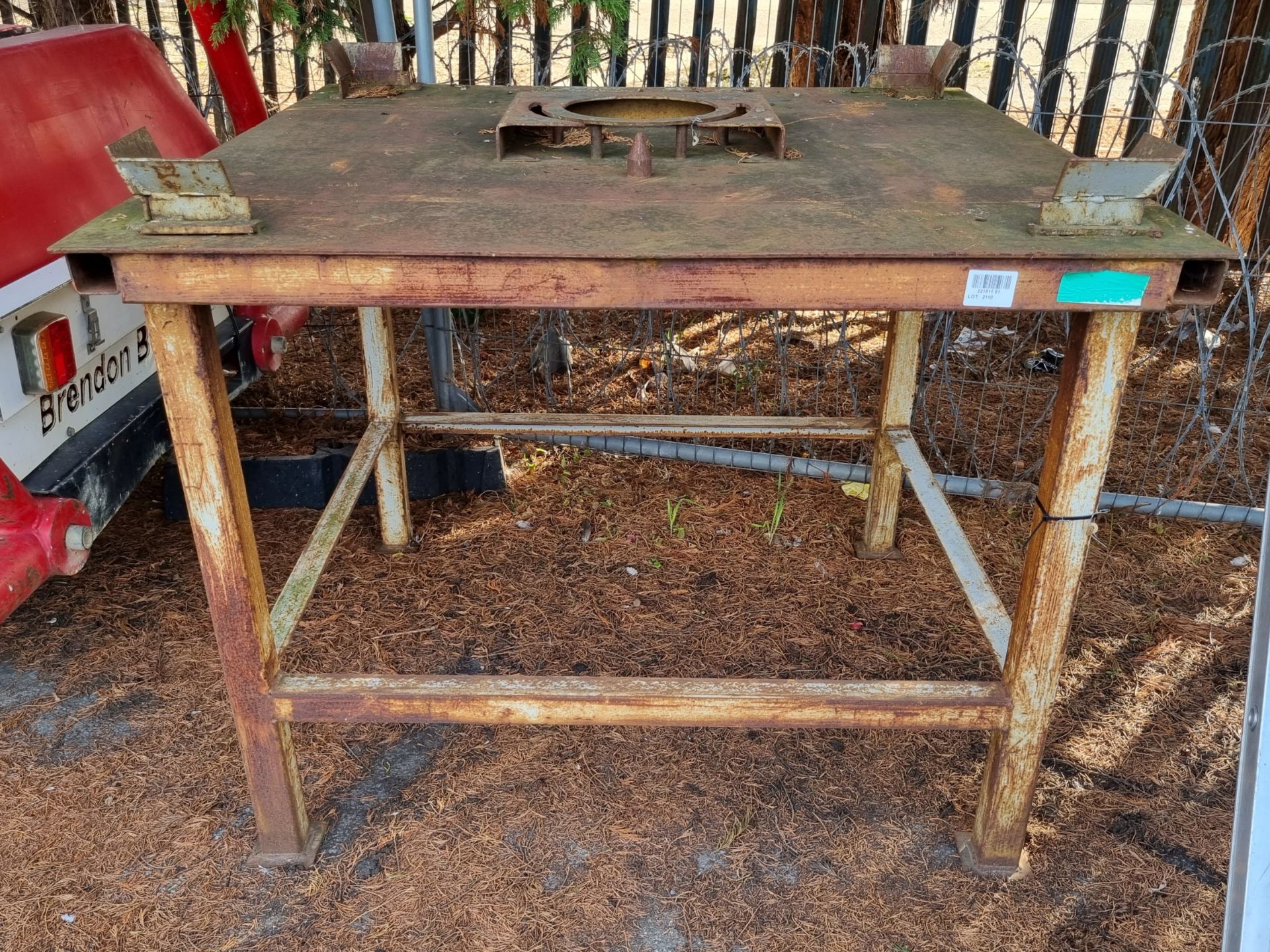 Large Steel Square Welding Table - 4ft x 4ft - Image 2 of 4