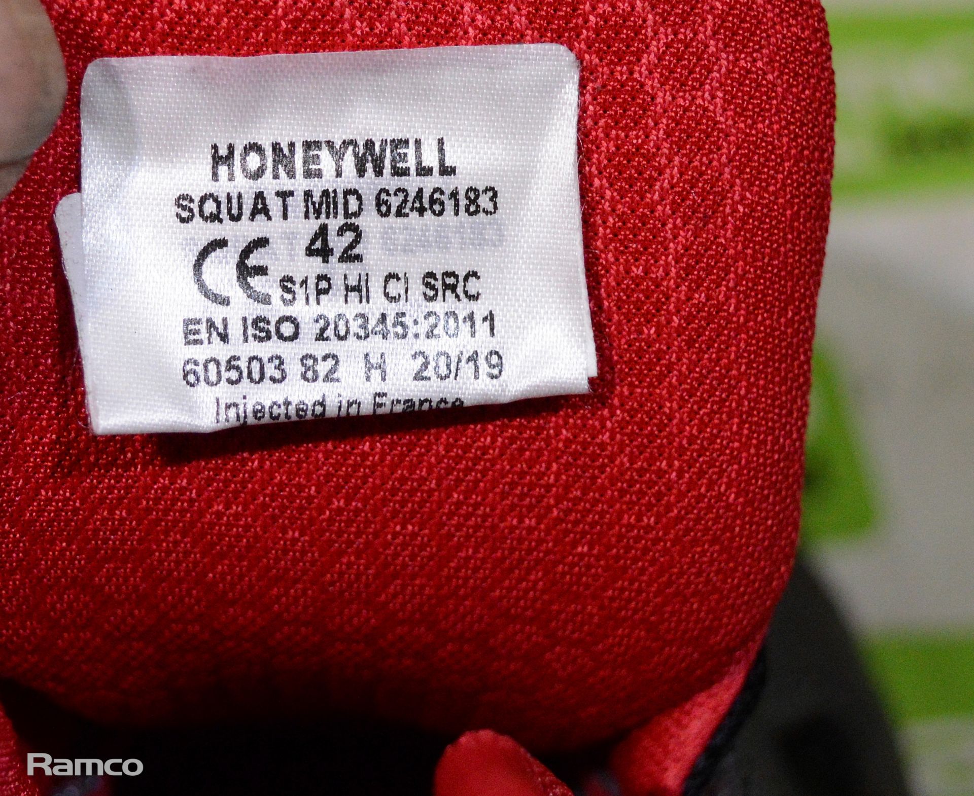 Honeywell squat safety boots - size UK 8 - Image 2 of 3