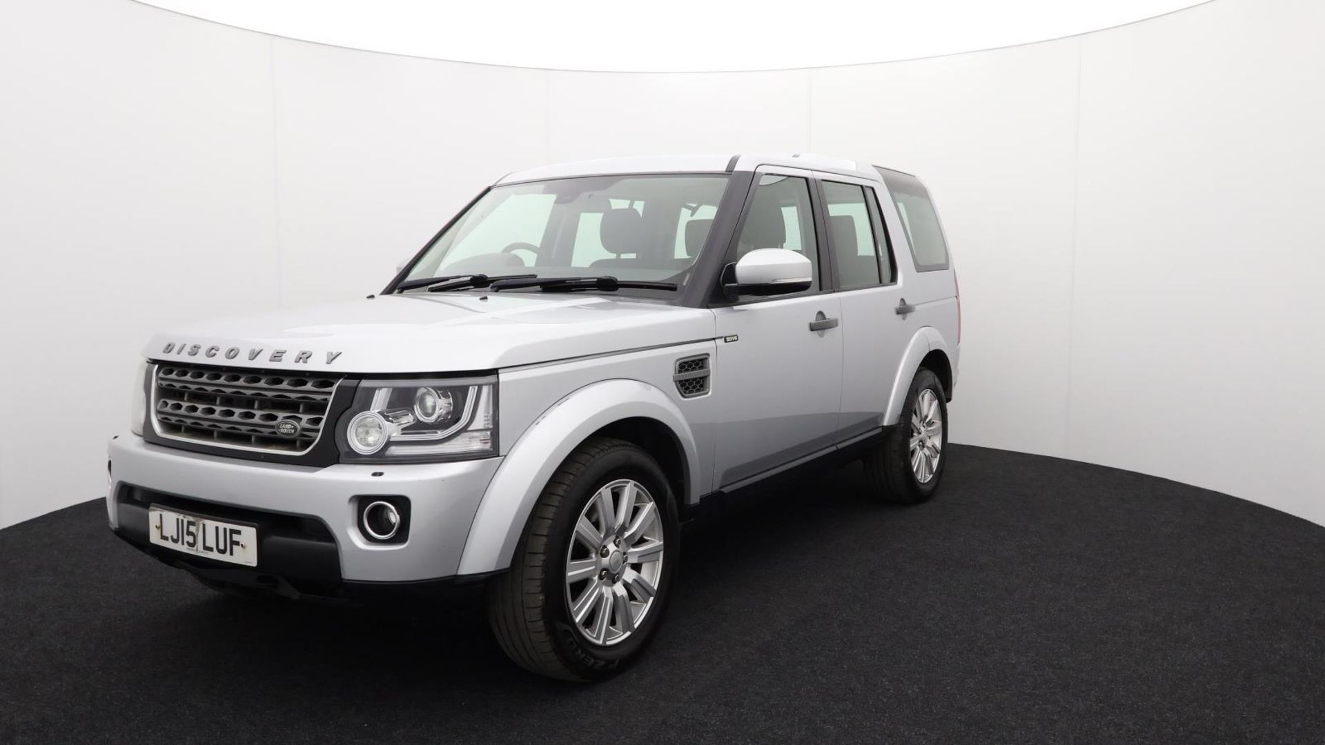 Land Rover Discovery SDV6 SE - 2015 - Automatic - Diesel - 2993cc 6 Cylinder engine - LJ15 LUF - Image 2 of 42