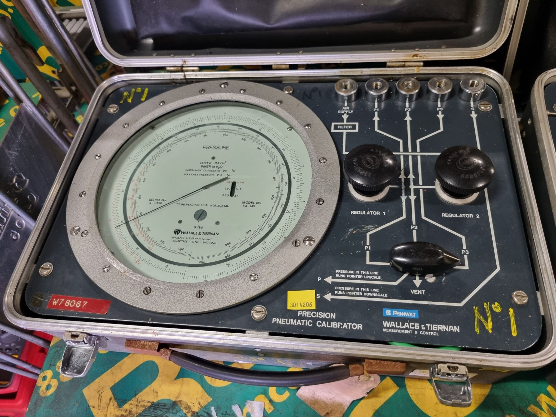 Wallace & Tiernan FA145 Precision pneumatic calibrator - Image 3 of 4