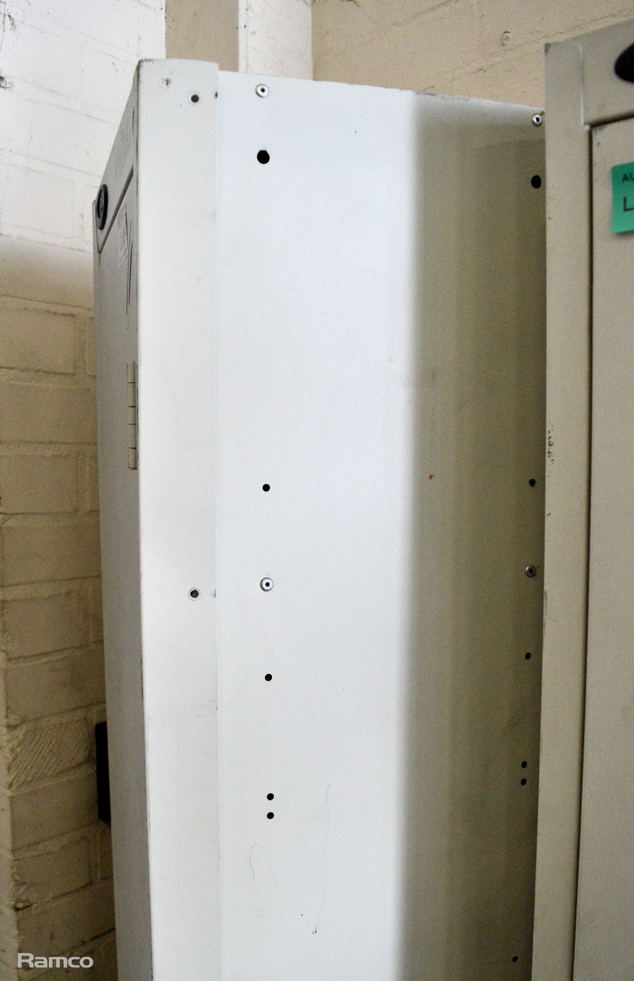 2x Probe Active Coat free standing single door locker - no keys 30x30x180 - Image 4 of 4