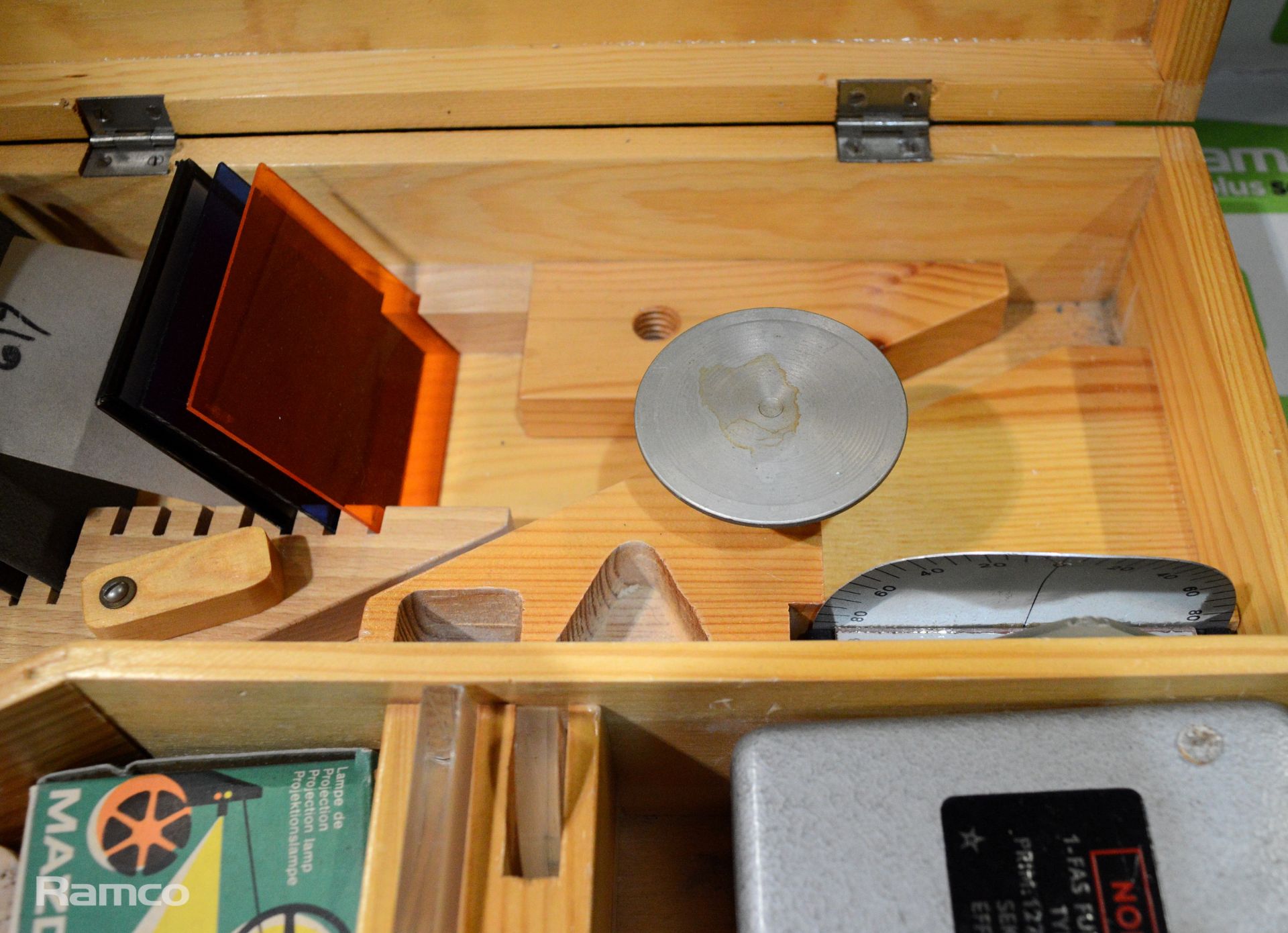 Norstedts demonstration light set in wooden case - Image 5 of 6