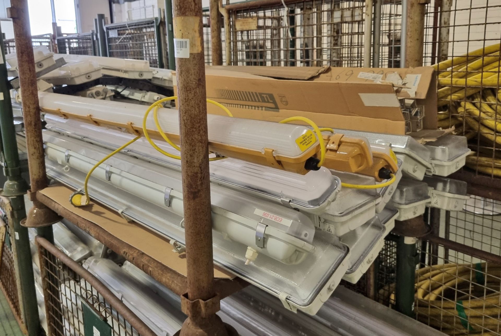 Assorted Fluorescent light units - 151cm Est - Image 2 of 2