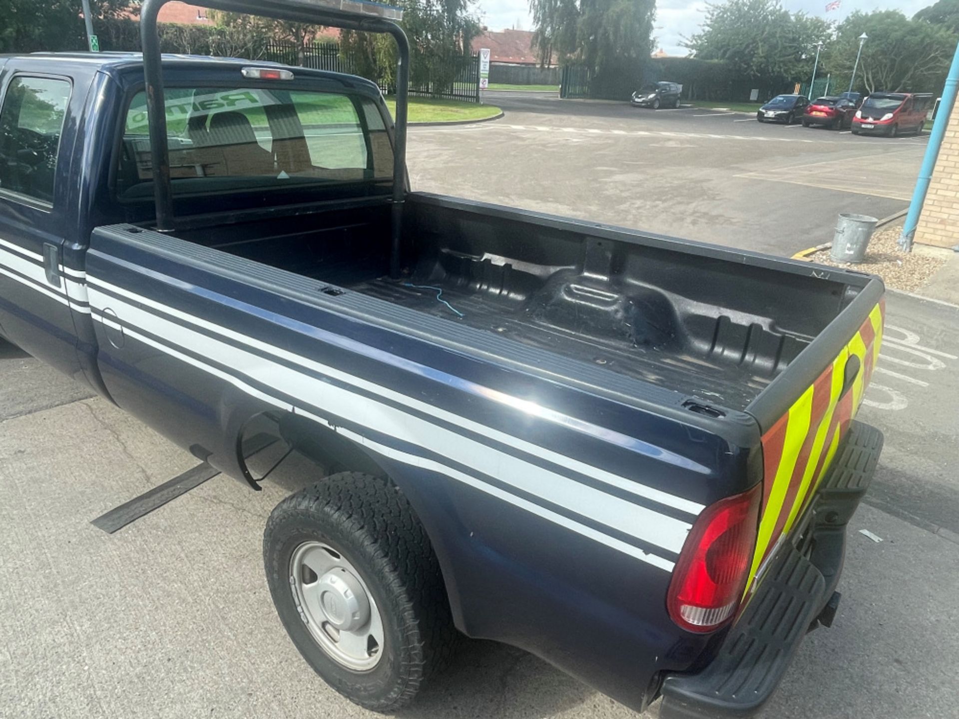 Ford F-350 XL super duty Pick Up Truck - 2006 - 6.0L V8 powerstroke diesel engine - see description - Image 11 of 22