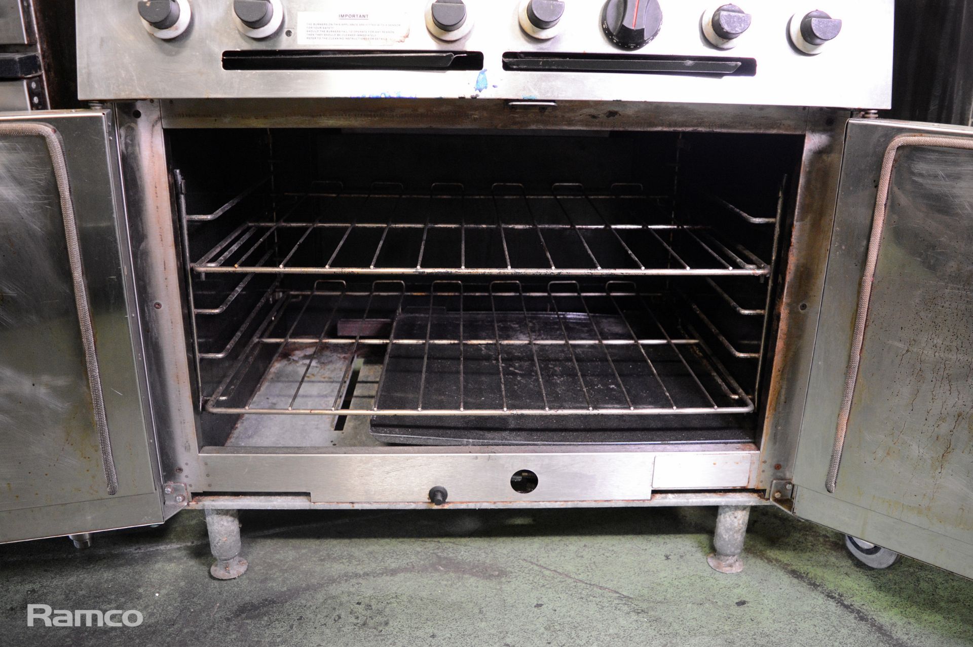 Falcon 6 burner cooker with splash guard and grill - 90x85x171cm - Image 3 of 7