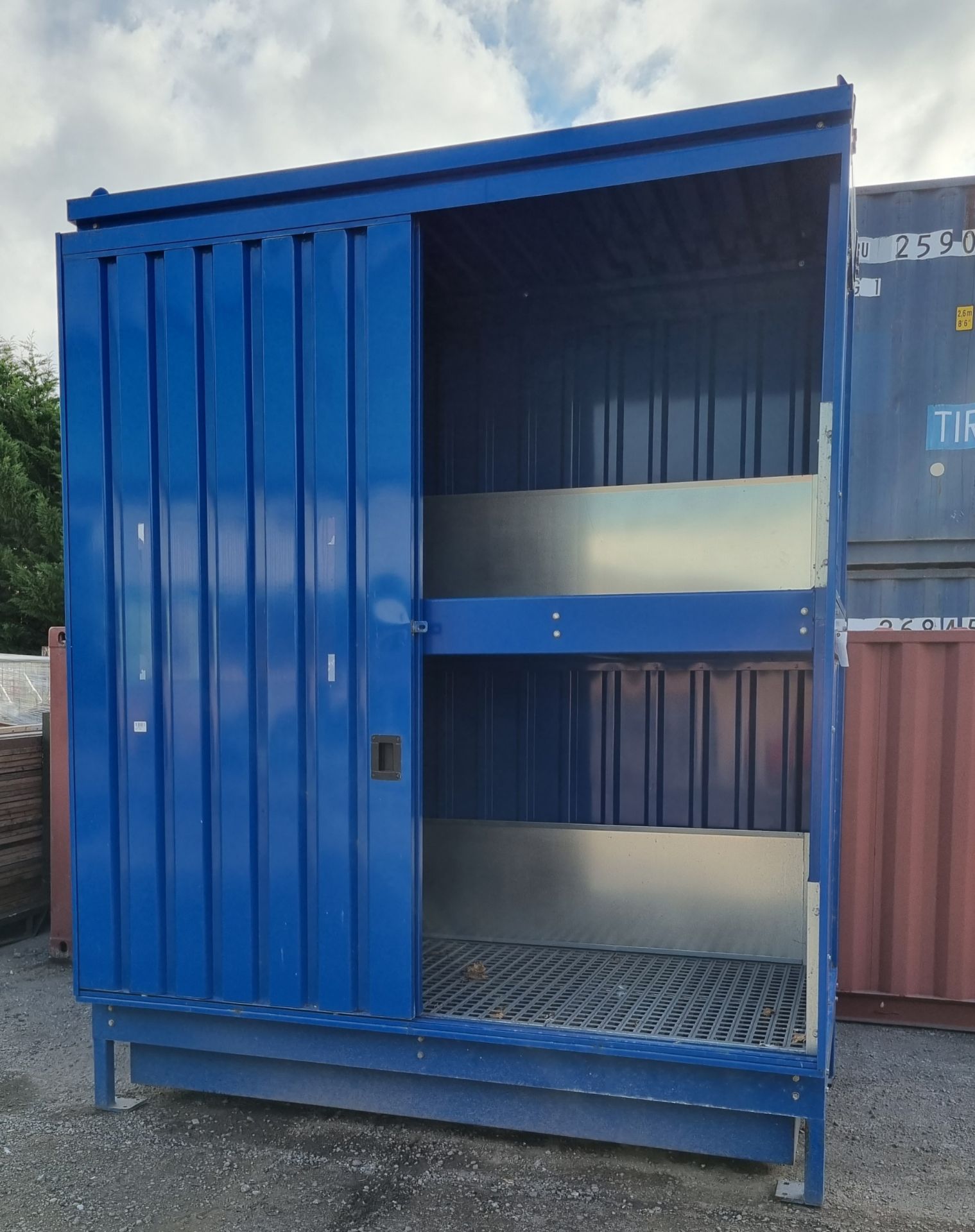 Chemical storage cabinet with sliding doors - L282xW155xH352cm - Image 4 of 6