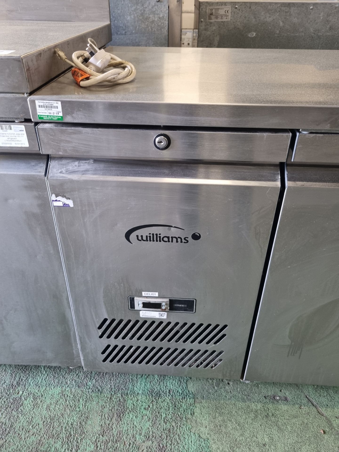 Williams HJC3-SA Jade st/st three door counter GN 1/1 refrigerator - L183xW66xH86cm - Image 6 of 6