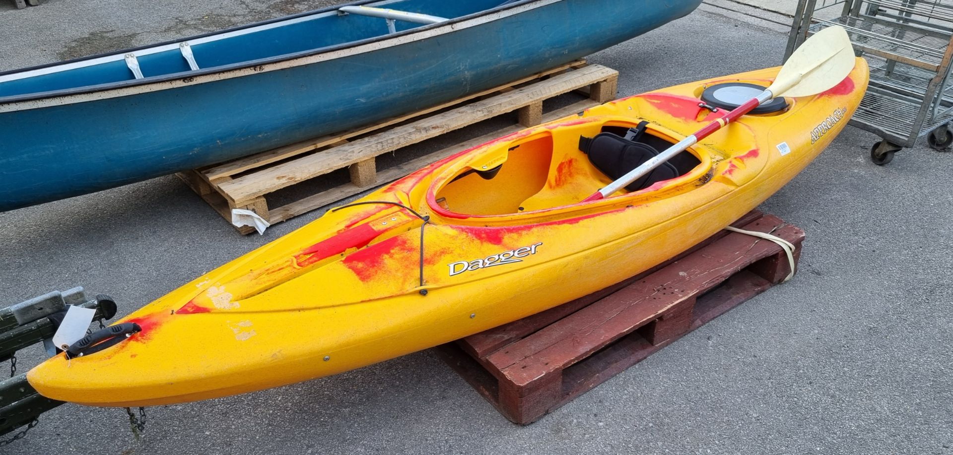 Yellow Dagger Approach 10.0 kayak, Kayak paddle - approx length: 200cm - Image 2 of 4