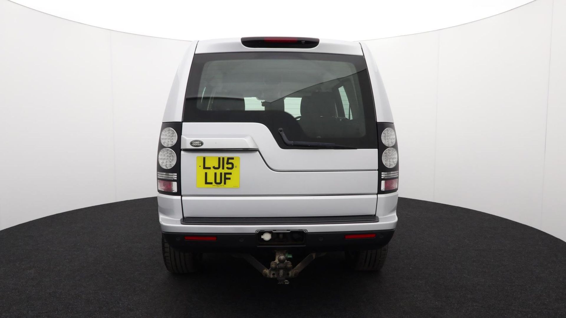 Land Rover Discovery SDV6 SE - 2015 - Automatic - Diesel - 2993cc 6 Cylinder engine - LJ15 LUF - Image 14 of 42