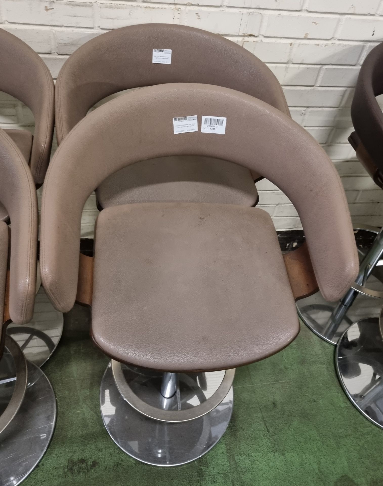 4x Allermuir pedestal bar stool - light brown/ dark brown - Image 3 of 4