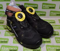Lavoro safety trainers - size UK 6
