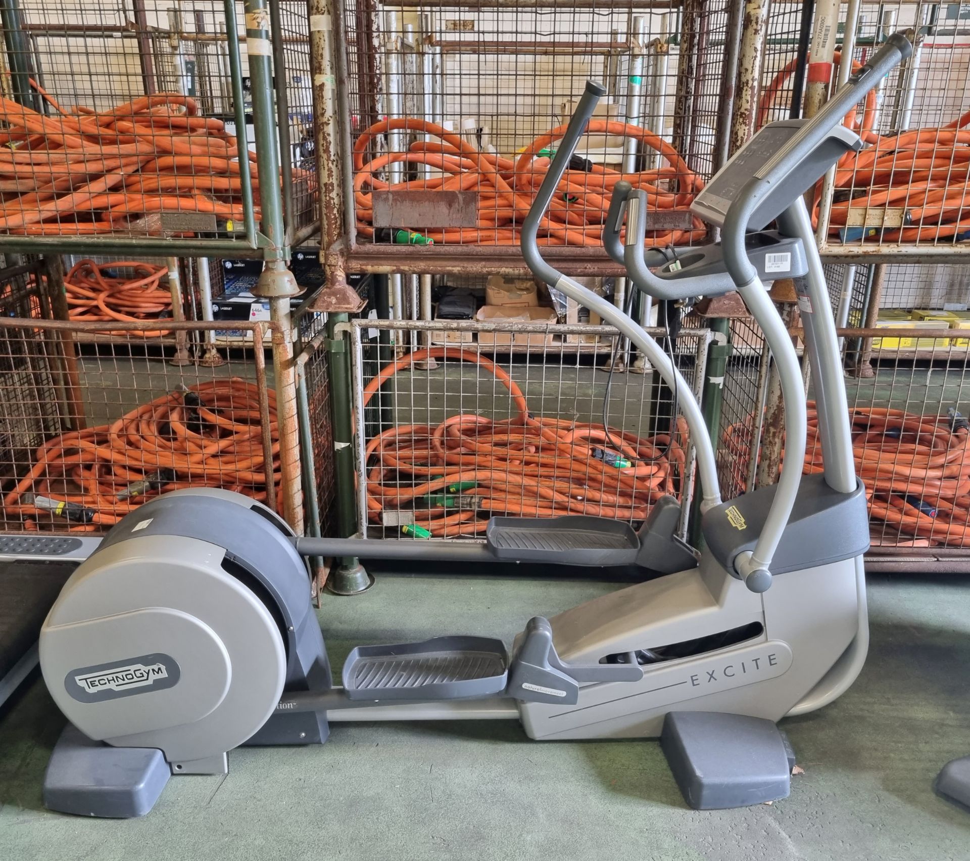 Technogym cross trainer - 205x75x165cm