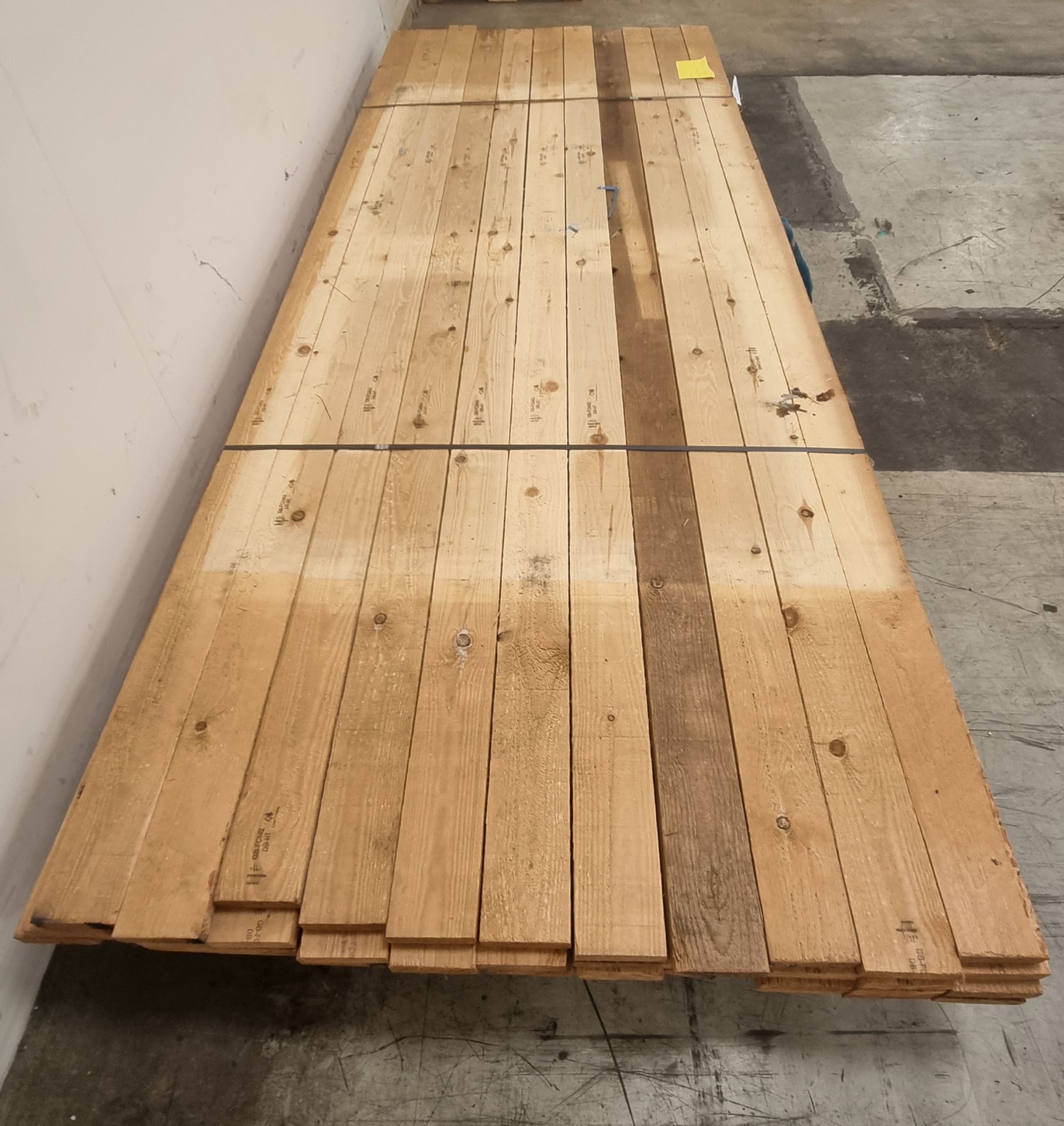 Pallet of 4"x1" softwood various lengths & Pallet of 4"x1" softwood 44pcs - Image 3 of 9