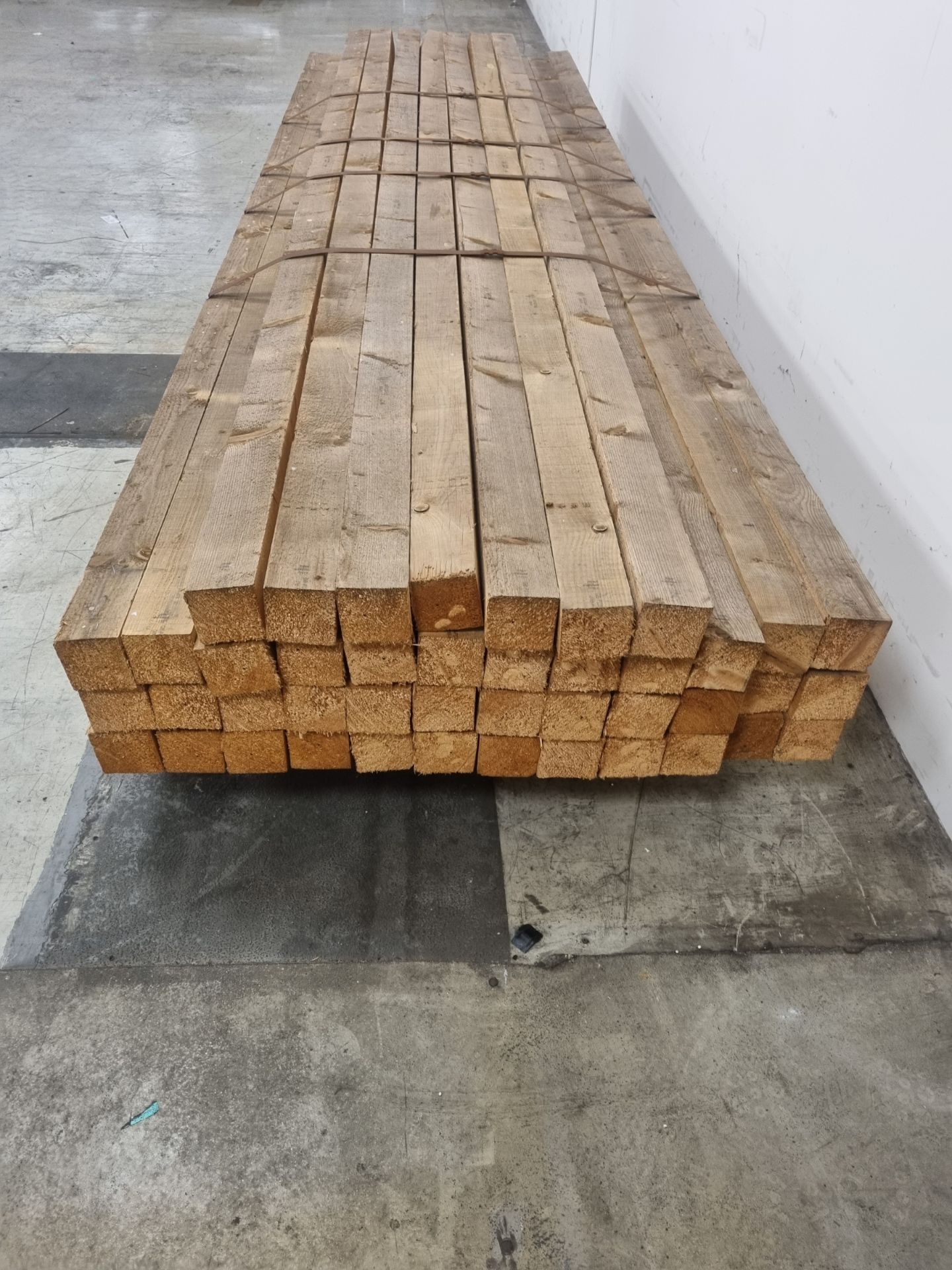 Pallet of 4"x4" (10x10cm) softwood, heat treated and debarked (GBFC-0452 DBHT) L420cm x 43 pcs - Image 3 of 5
