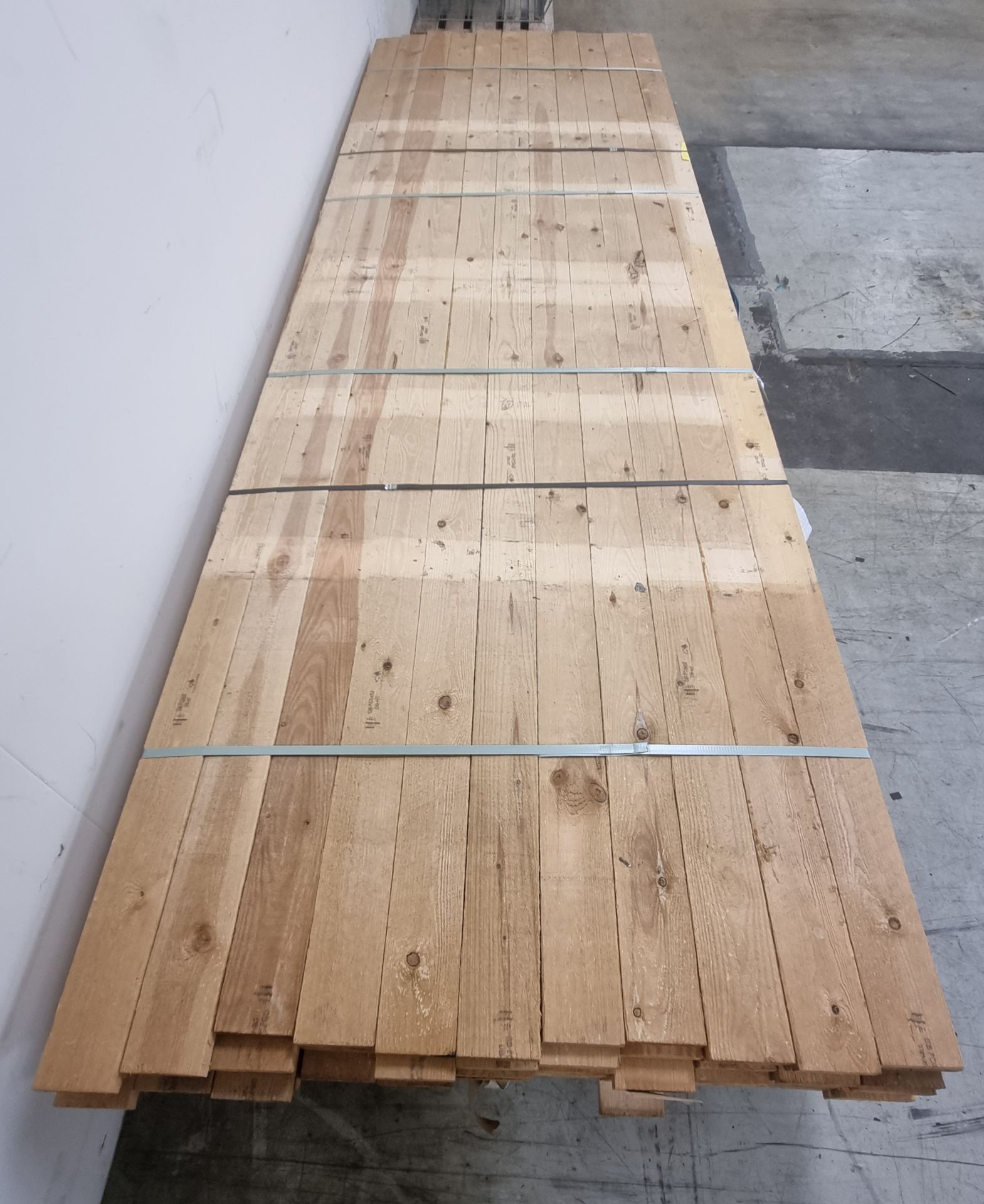 Pallet of 4"x1" (10x2.5cm) softwood, heat treated and debarked (GBFC-0452 DBHT) - L360cm - 154 pcs - Image 4 of 4