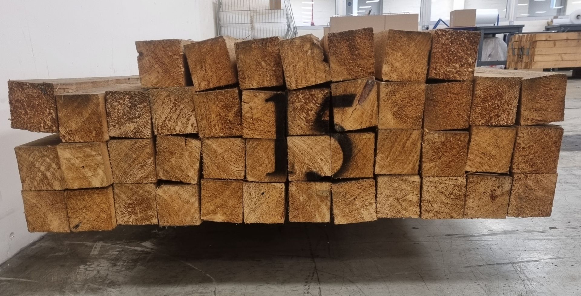 Pallet of 4"x4" (10x10cm) softwood, heat treated and debarked (GBFC-0452 DBHT) L420cm x 43 pcs - Image 4 of 5