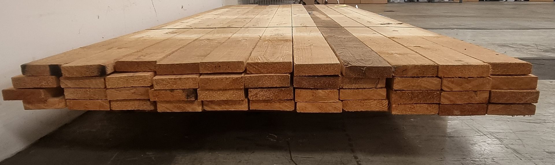 Pallet of 4"x1" softwood various lengths & Pallet of 4"x1" softwood 44pcs - Image 4 of 9