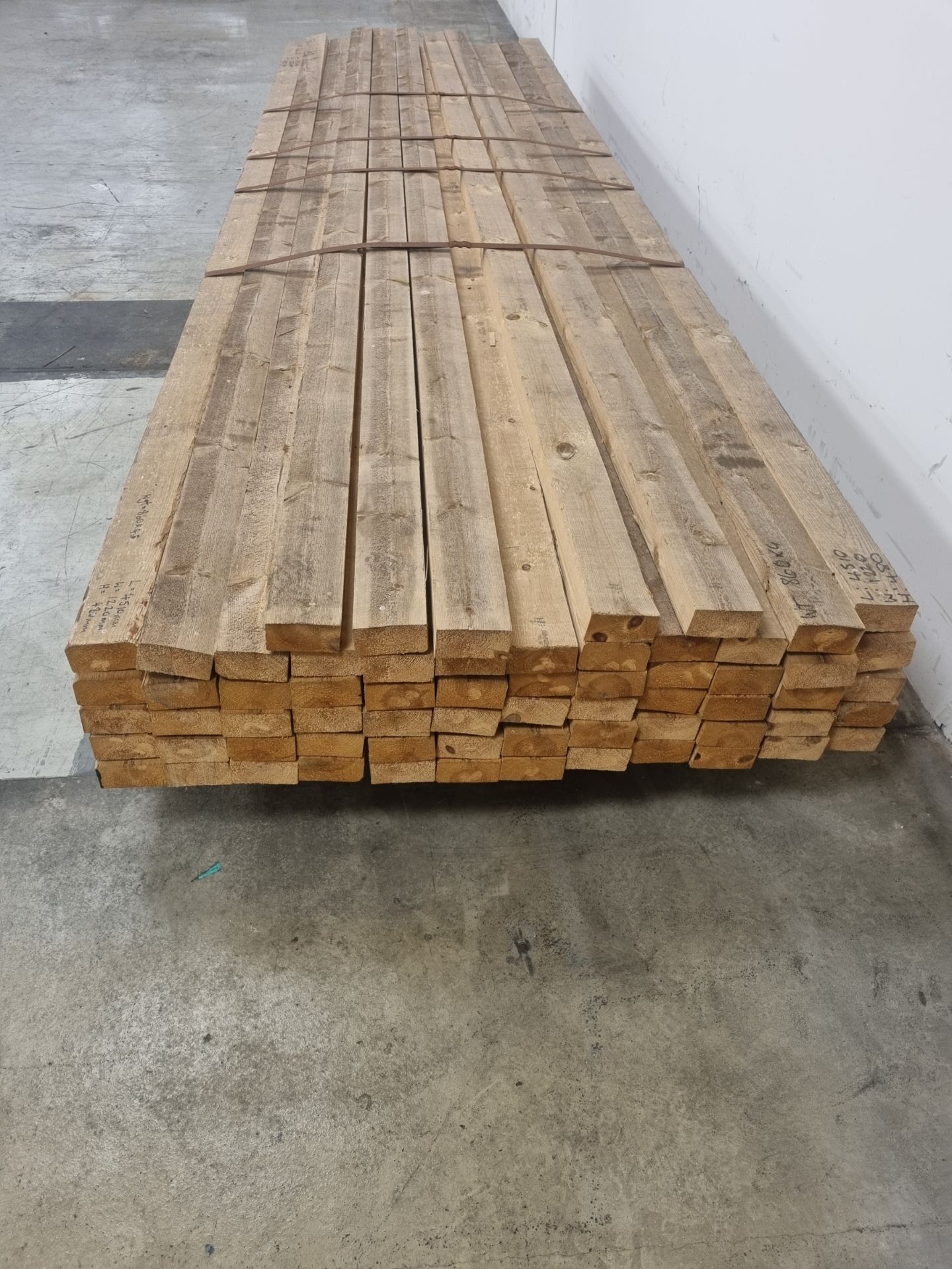 Pallet of 4"x2" (10x5cm) softwood, heat treated and debarked (GBFC-0452 DBHT) - L450cm - 65 pieces - Image 3 of 5