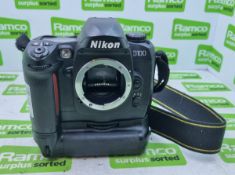 Nikon D100 6.1mp digital DSLR camera body with MB-D100 battery pack