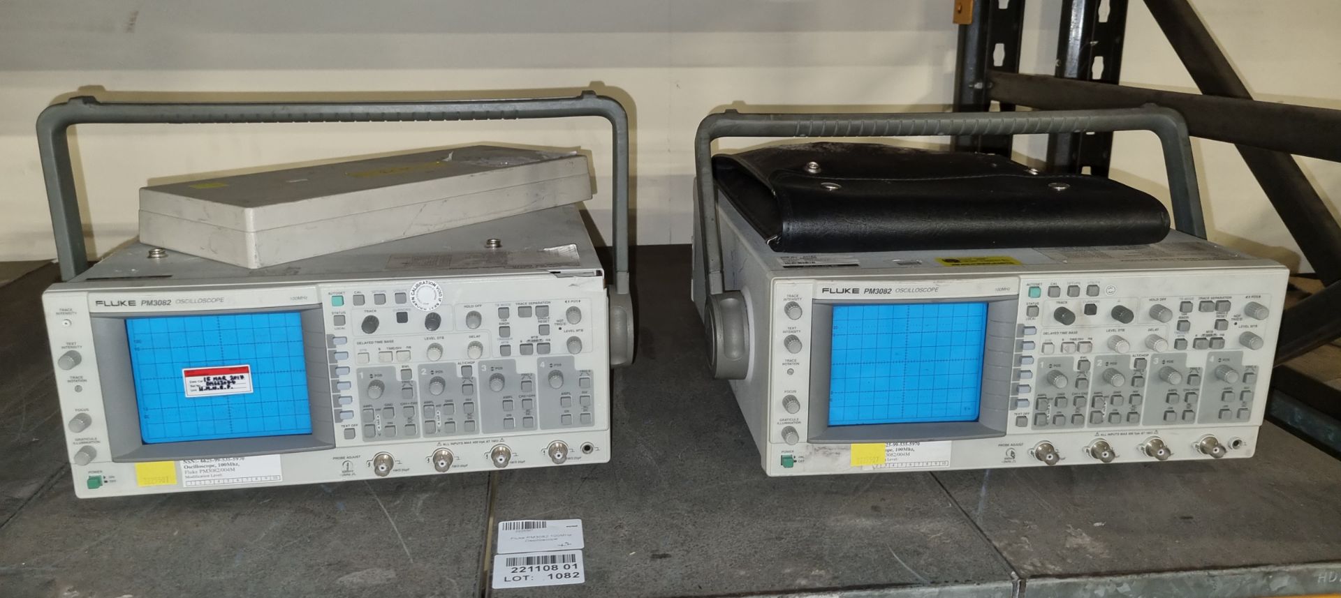 2x Fluke PM3082 100MHz Oscilloscopes