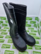 Tuf safety rubber boot - size 11