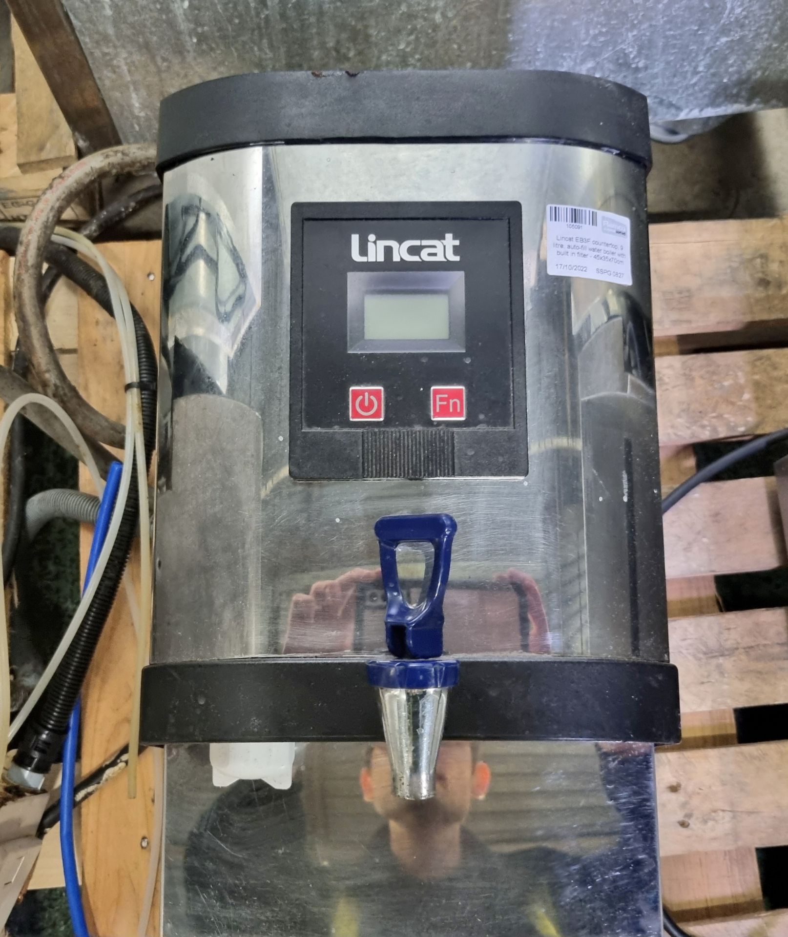 Lincat EB3F countertop, 9 litre, auto-fill water boiler with built in filter - 45x35x70cm - Image 3 of 4