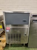 Electrolux ice machine - 58x51x84cm