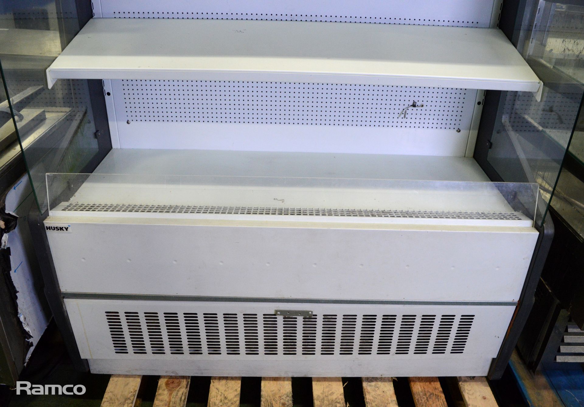 Husky M Delta 1330 FV 3 shelf display fridge unit - Image 2 of 7